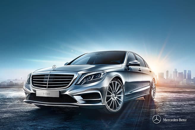 La Mercedes S 300 hybride est déclinée en version berline ou limousine.