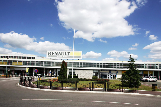 Comment Renault intègre les contraintes environnementales ?