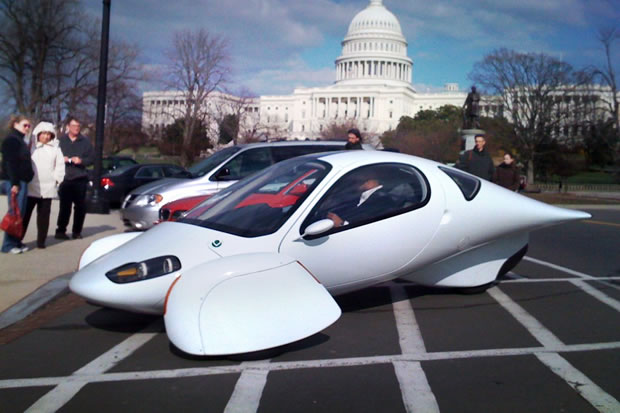 Les petits constructeurs de voitures électriques peuvent-ils survivre à 2012 ?