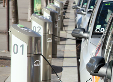 Réductions des tarifs des parkings et des péages pour les voitures électriques