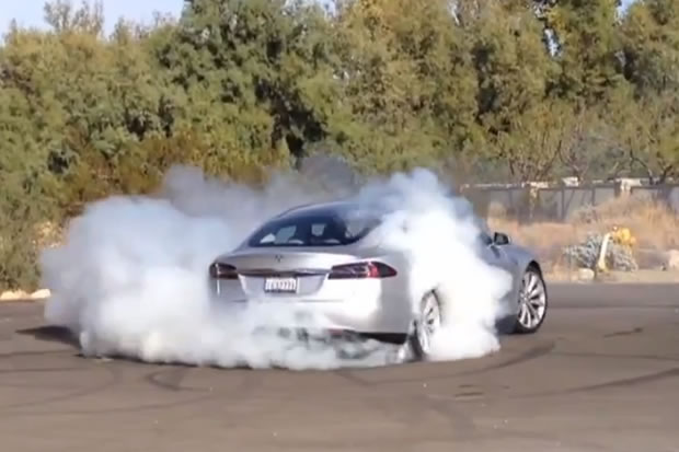 Vidéo : burn en Tesla Model S