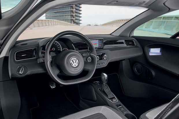 L'interieur de la Volkswagen XL1 est sobre, bien évidemment