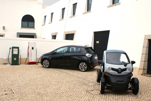 La Renault ZOE et le Twizy, deux voitures électriques aux usages différents