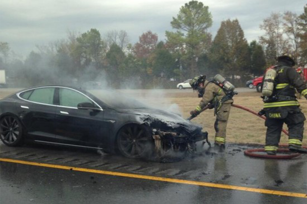 Une Tesla Model S prend feu… pour la troisième fois