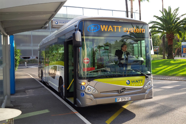 Le bus électrique Watt System à l'aéroport de Nice