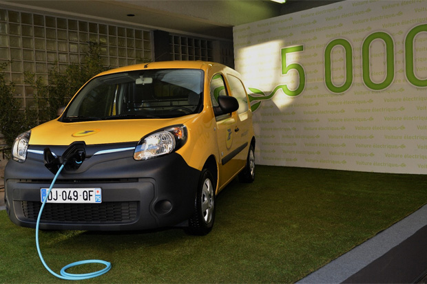 Véhicules électriques : Renault et La Poste renforcent leur collaboration