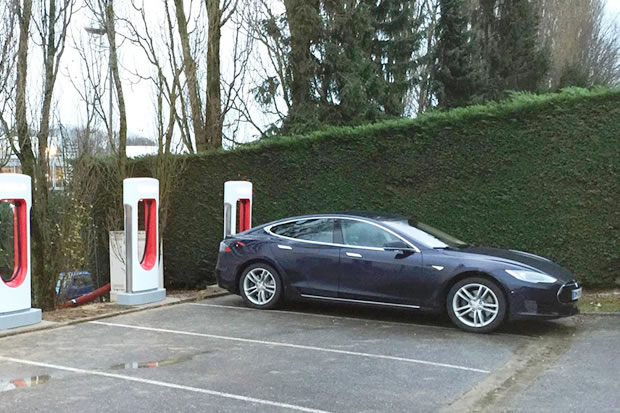 Superchargers: The Tesla’s disruption !