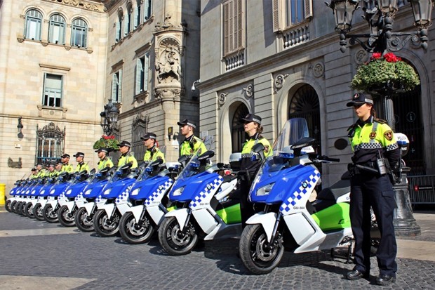 Barcelone choisit le scooter électrique C-Evolution de BMW