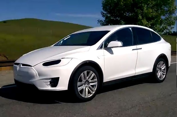 Tesla Model X : une vidéo pour patienter