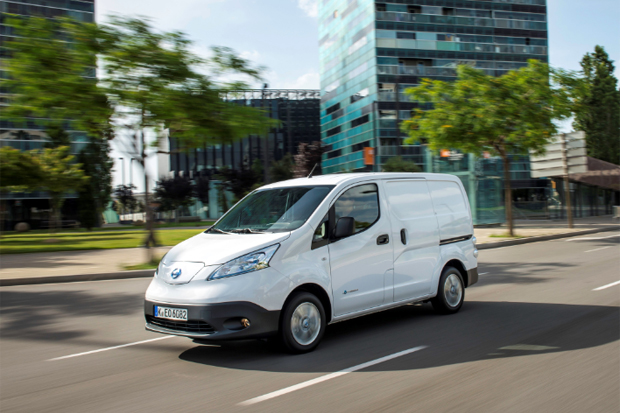 Avis Danemark commande plus de 400 véhicules électriques à Nissan