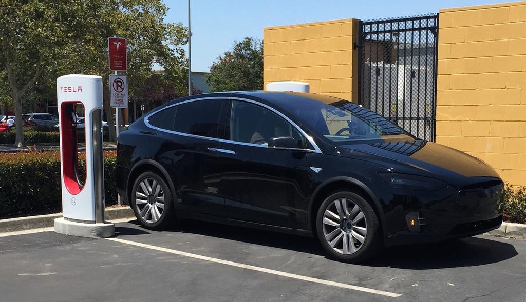 Tesla Model X : préparation de la chaîne de production