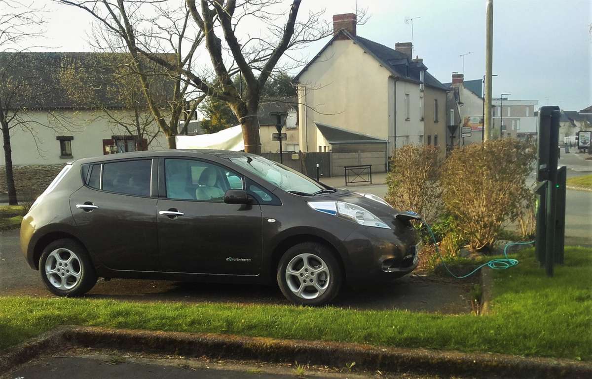 Nissan LEAF recharge