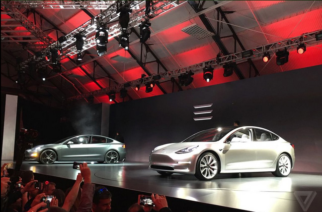 Tesla Model 3 : voici les toutes les photos !