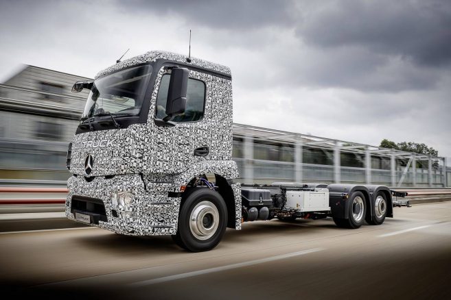Mercedes Urban eTruck : le nouveau camion 100 % électrique de Daimler