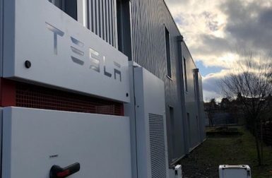 Tesla installe un Powerpack de 100 kWh chez un industriel français