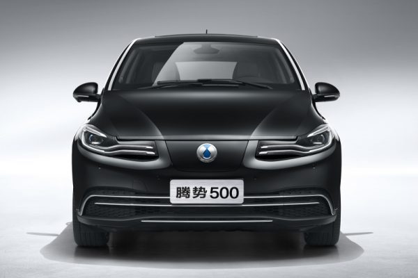 Daimler lance la nouvelle Denza 500 électrique pour le marché chinois