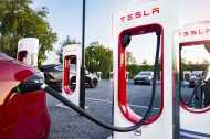 Superchargeurs : Tesla passe le cap des 2.000 stations