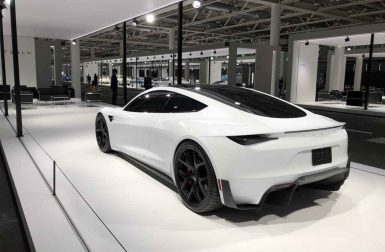 Elon Musk confirme le report du Roadster Tesla pour raison technique