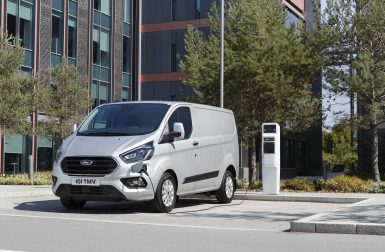 Ford Transit PHEV : l’utilitaire hybride rechargeable annonce ses tarifs