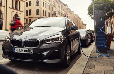 BMW 225xe Active Tourer 2019 : batterie augmentée à partir de 40.400 €