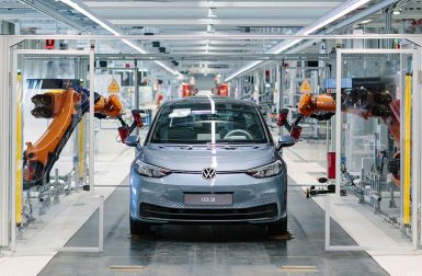Ukraine : Volkswagen stoppe la production de ses voitures électriques en Allemagne