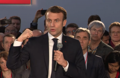 Airbus de la batterie : Emmanuel Macron visite l’usine de Nersac