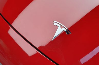 Tesla consomme plus de lithium que Renault, BYD, VW et Audi réunis