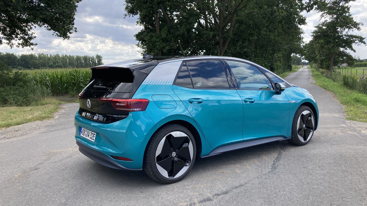 Volkswagen ID3 bleu essai 2020