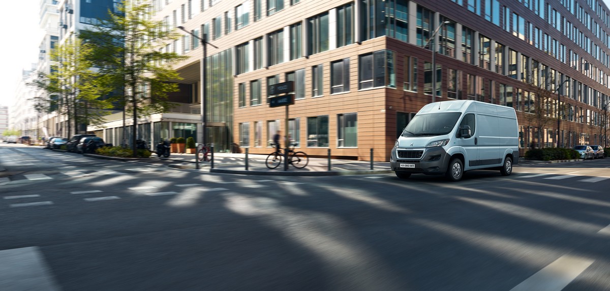 Peugeot e-Boxer châssis cabine Electrique 3.5T L2S- Découvrez le prix