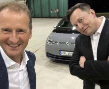 Elon Musk essaye la Volkswagen ID.3 avec le patron de la marque allemande