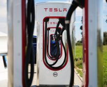 Tesla passe la barre des 25 000 Supercharger dans le monde