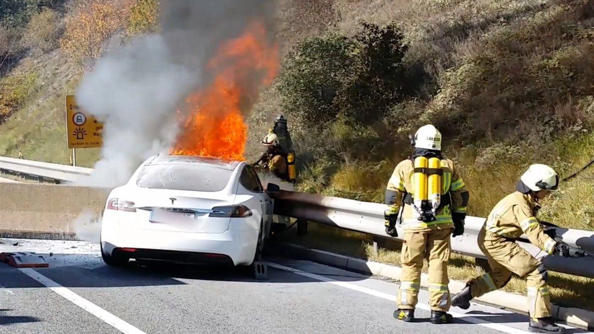 Tesla Model S en feu