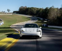 Porsche Taycan Turbo S : la sportive électrique signe un nouveau record