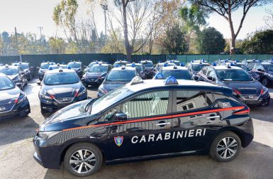 Des Nissan Leaf pour les carabiniers italiens