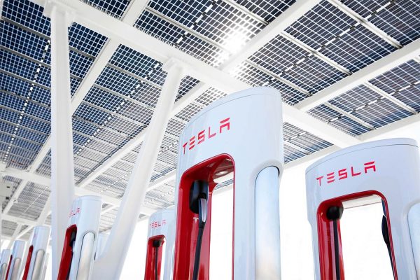 Tesla : Elon Musk confirme l’ouverture des superchargeurs à d’autres constructeurs