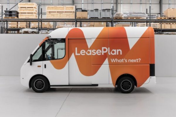 LeasePlan achète 3 000 utilitaires électriques à Arrival pour ses locations