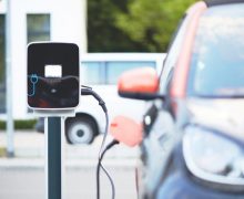 Au Royaume-Uni, la pénurie de carburant profite à la voiture électrique