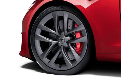 Tesla : un freinage en céramique au prix d’une Dacia Spring