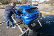 Le débat de la rédac : faut-il sauver les voitures hybrides rechargeables ?