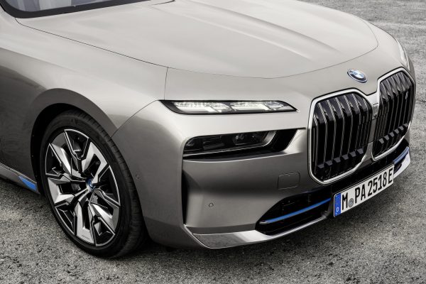 Un permis camion requis pour la version blindée de la BMW i7 ?