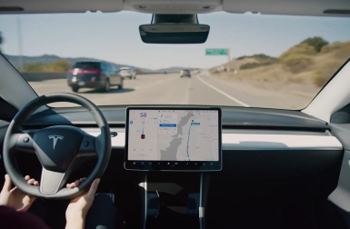Tesla Autopilot : premier procès d’un conducteur en Californie après un accident fatal