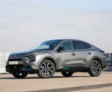 Citroën ë-C4 X : notre découverte de la baby C5 X électrique