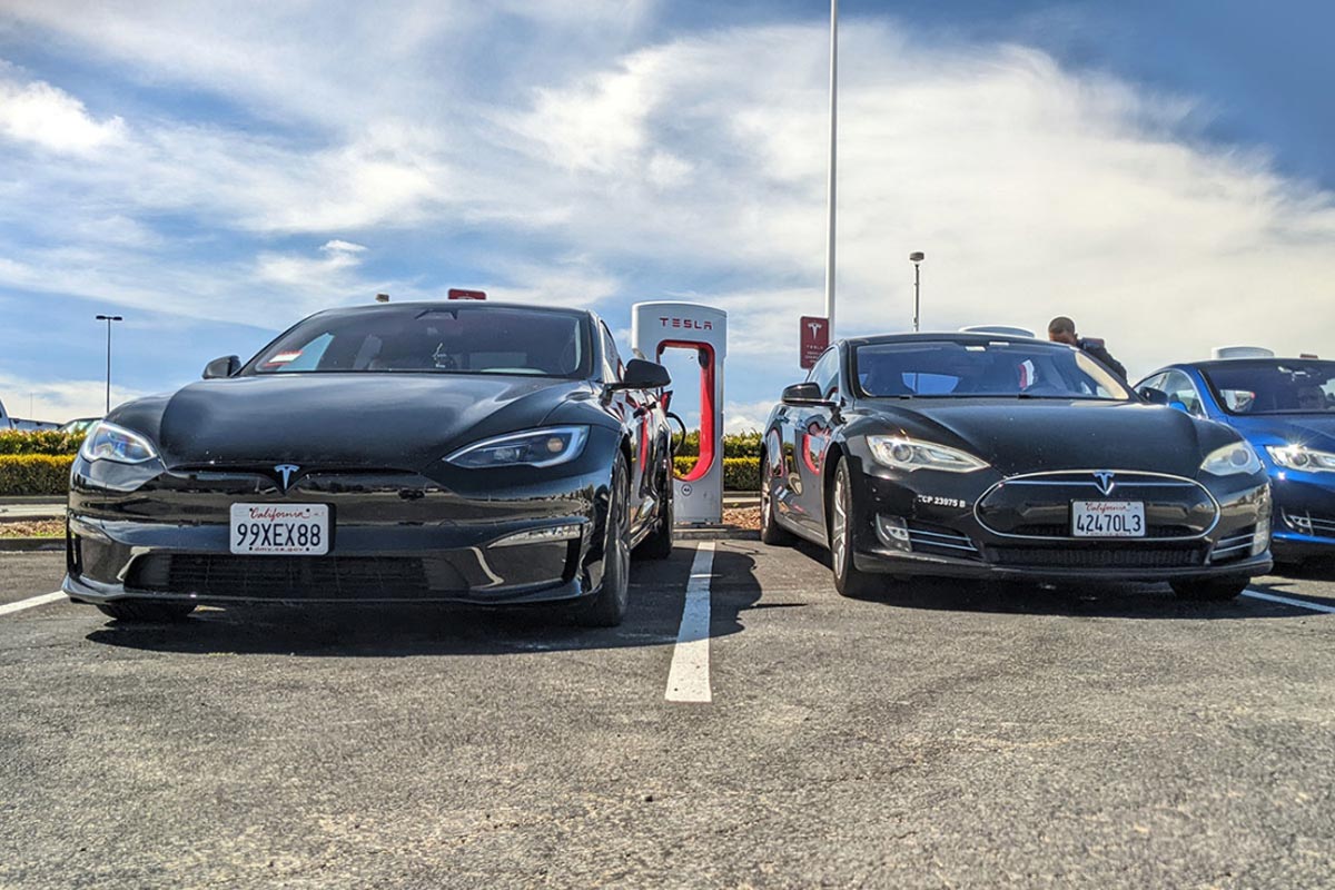 Nouvelle et ancienne générations de Tesla Model S