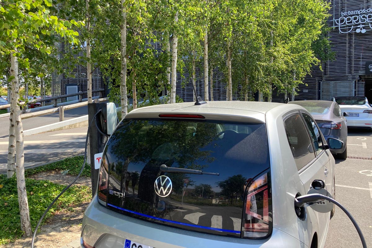 Volkswagen E-up!  in charge
