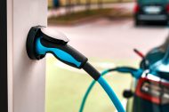 Bornes de recharge : Advenir ouvre ses primes aux professionnels de l’automobile